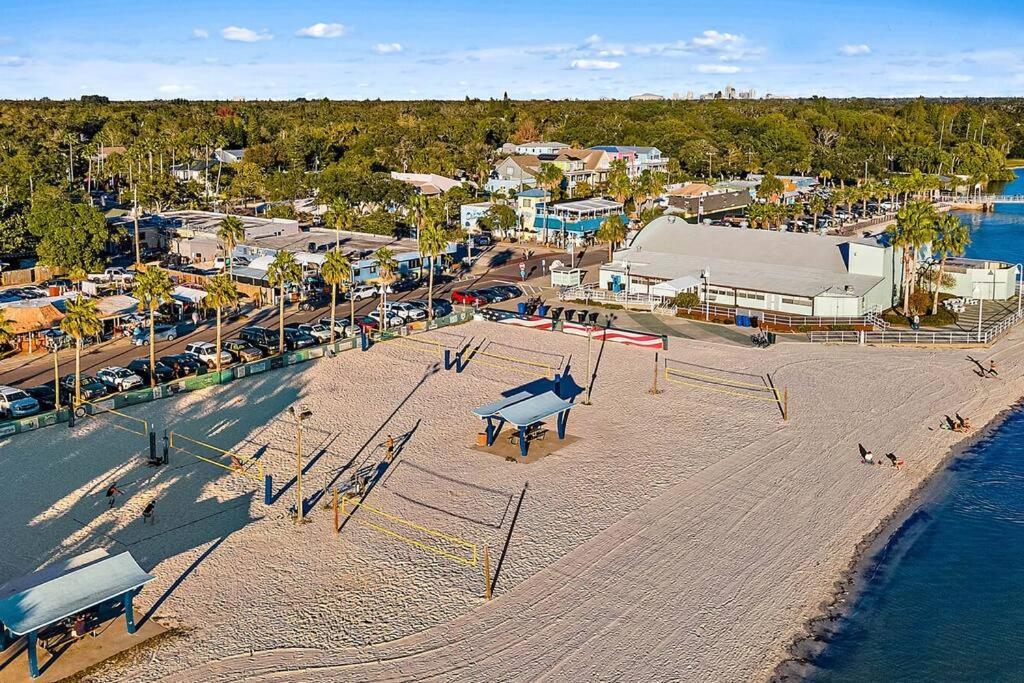 Quaint Gulfport Beach Bungalow Sankt Petersburg Exterior foto