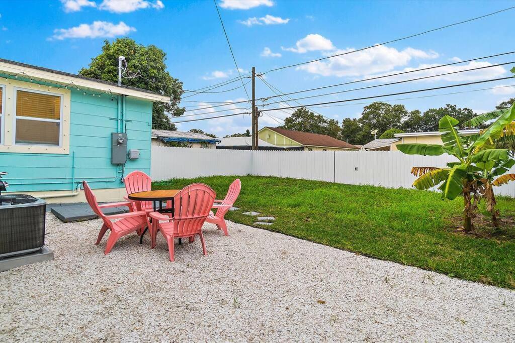 Quaint Gulfport Beach Bungalow Sankt Petersburg Exterior foto