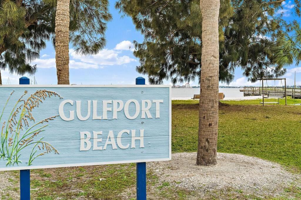 Quaint Gulfport Beach Bungalow Sankt Petersburg Exterior foto